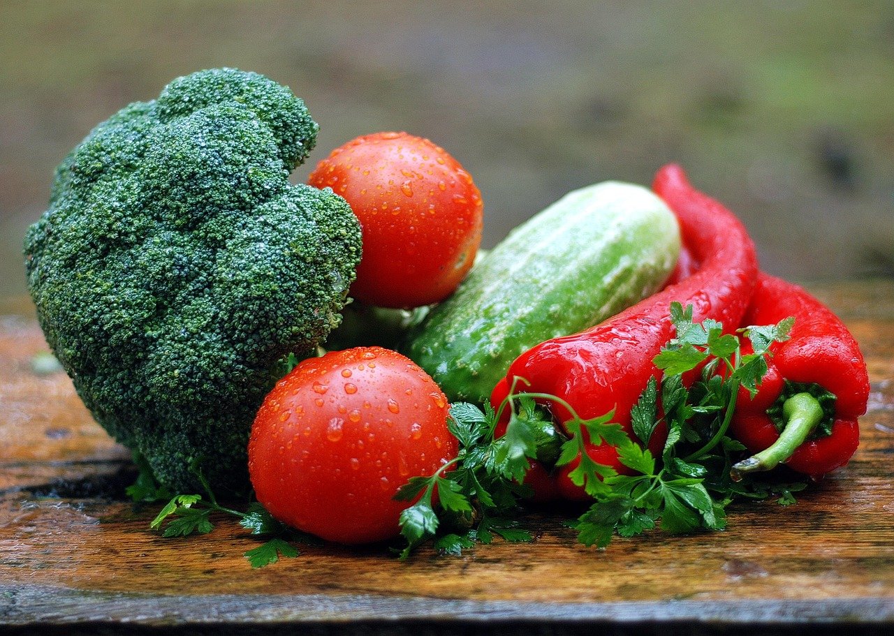 How Eating Patterns Affect Mood Swings and Energy