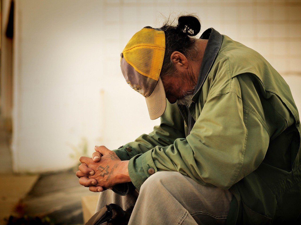 How Volunteering and Giving Back Boosts Mental Wellness